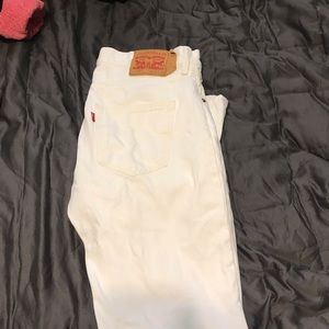 White Levi jeans